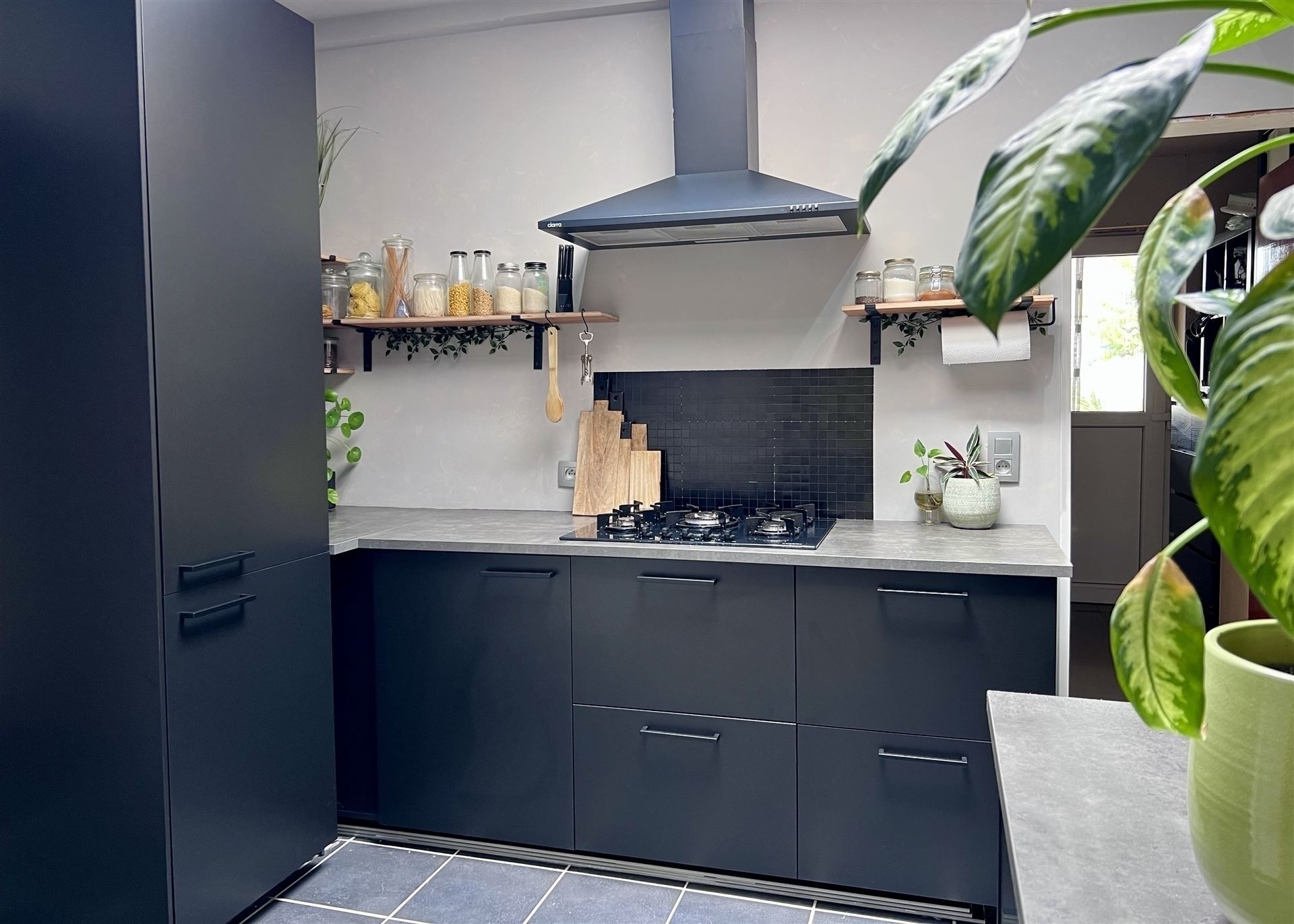 Charmante woning met tuin, garage en 2 staanplaatsen foto 5