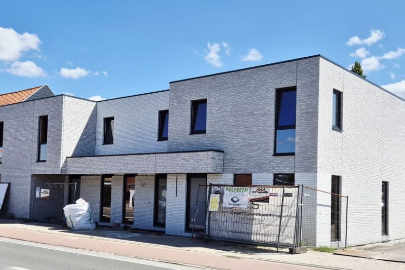 Hooglede: halfopen nieuwbouwwoning met 3 slaapkamers, zuid-gerichte tuin, carport en berging op een perceel van 184,50 m², centrale ligging foto 12