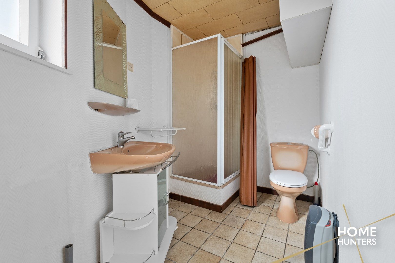 Woning met uitgestrekte tuin in de stadskern van Mesen foto 14