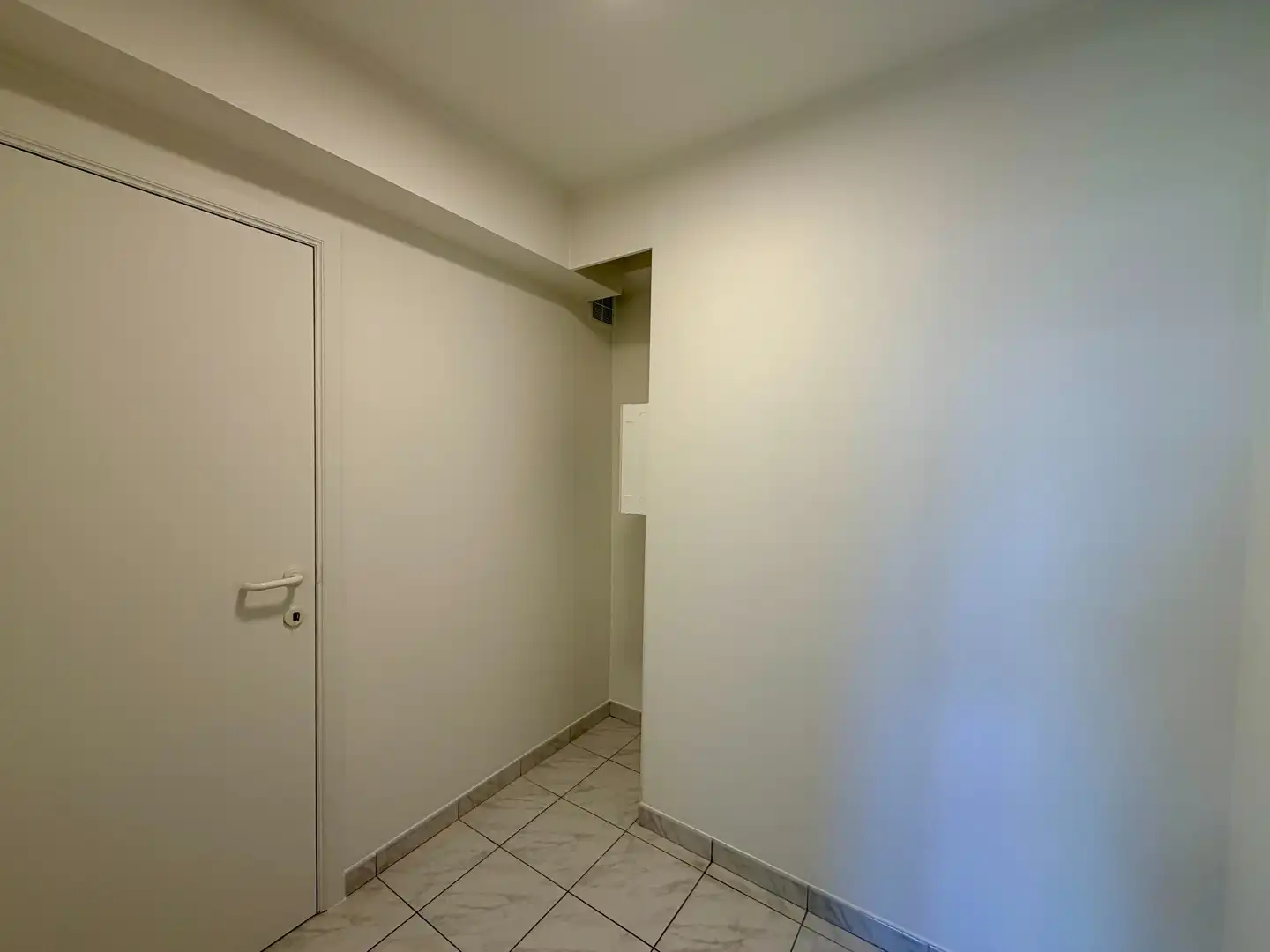 Instapklaar appartement in het centrum van Roeselare! foto 5