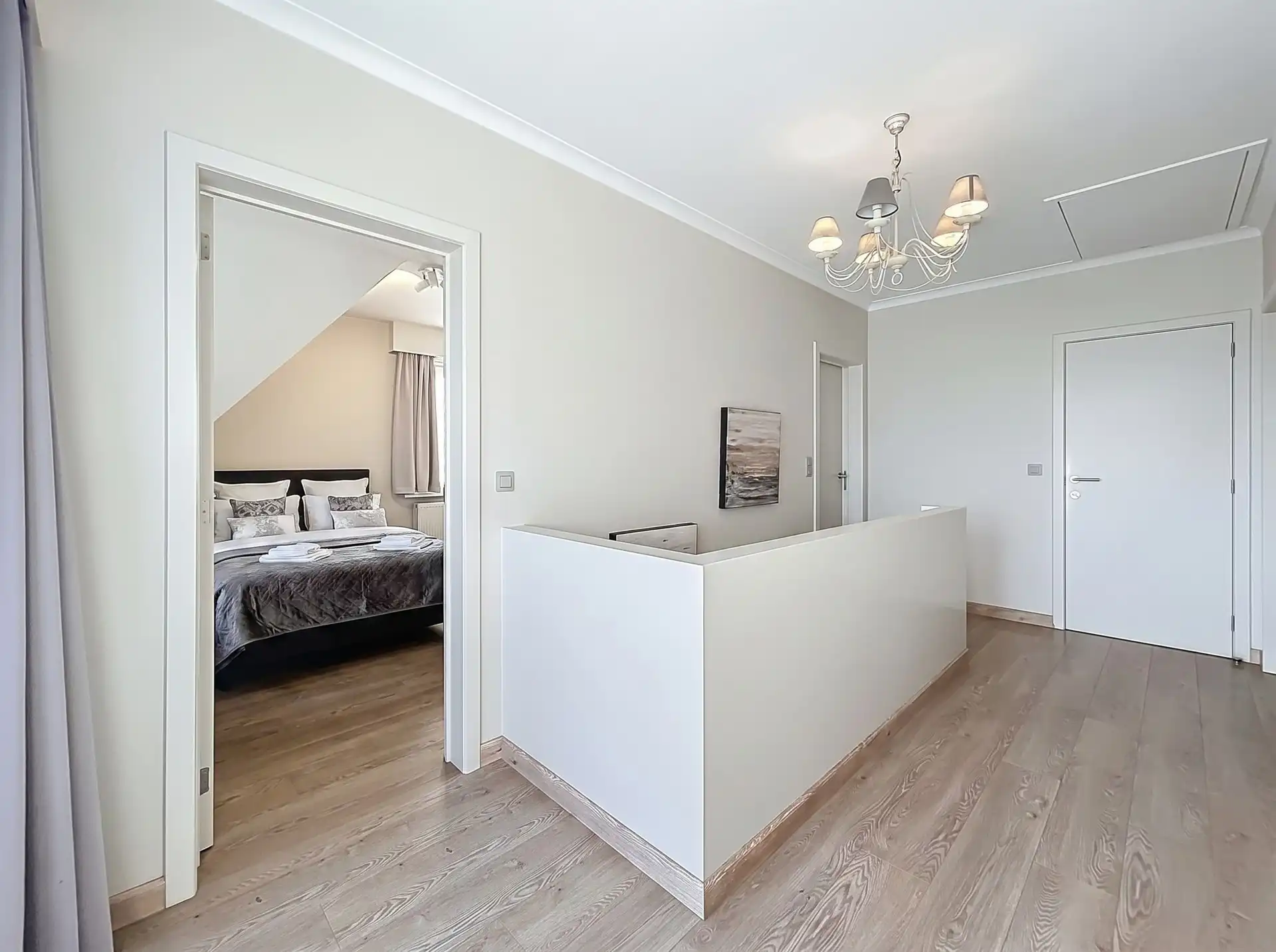 Ruime woning met bijbouw en weide op perceel van 6790 m²  foto 9