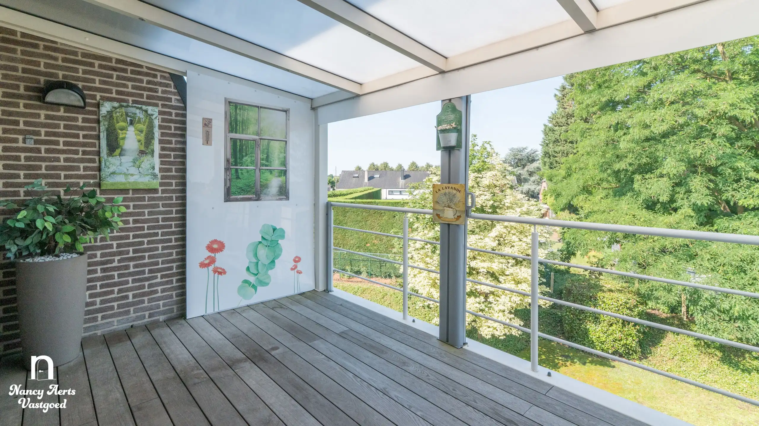 Ruim appartement met terras en kelderberging op toplocatie foto 14