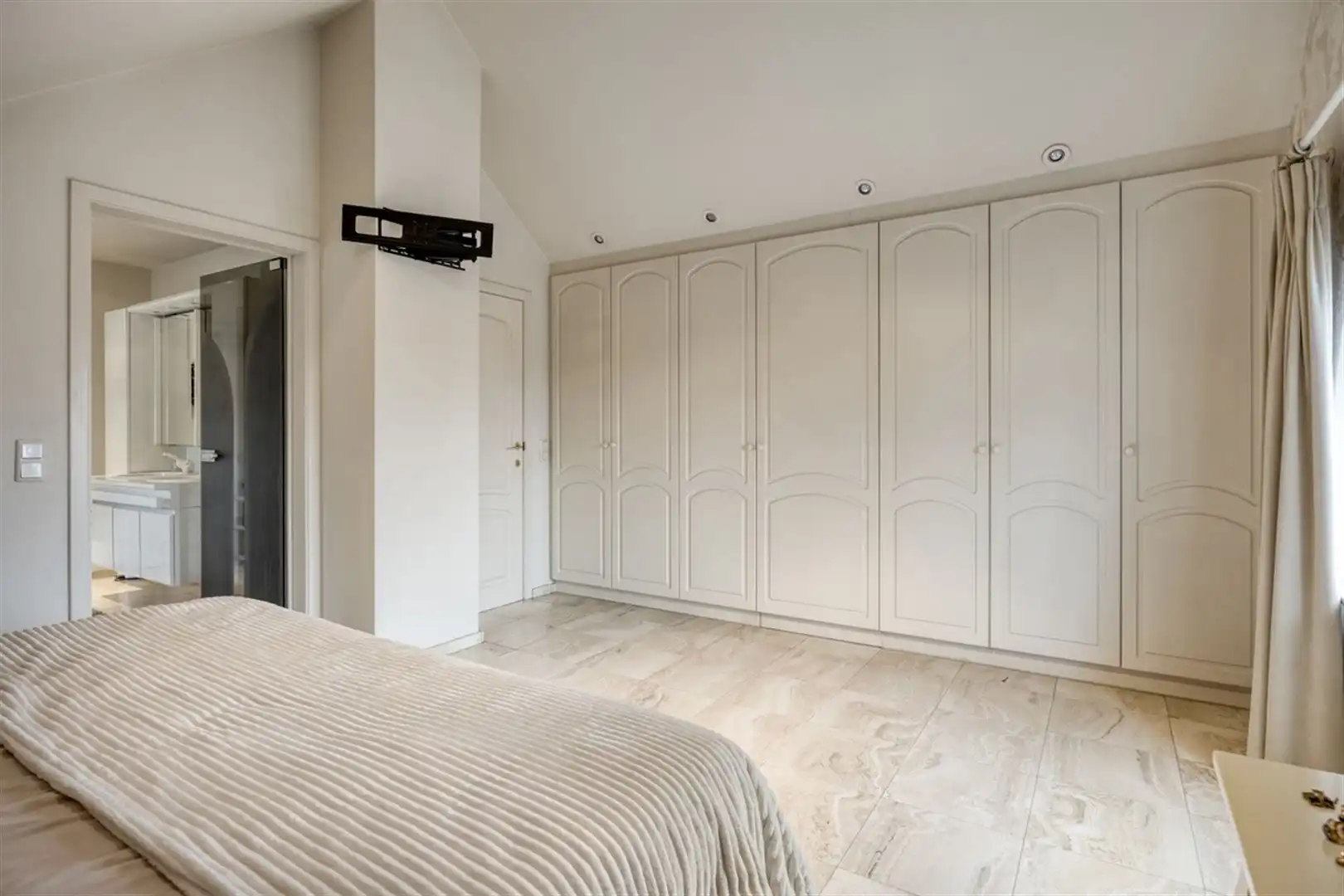 TE KOOP: Handelshuis op toplocatie te Heusden-Zolder! foto 31