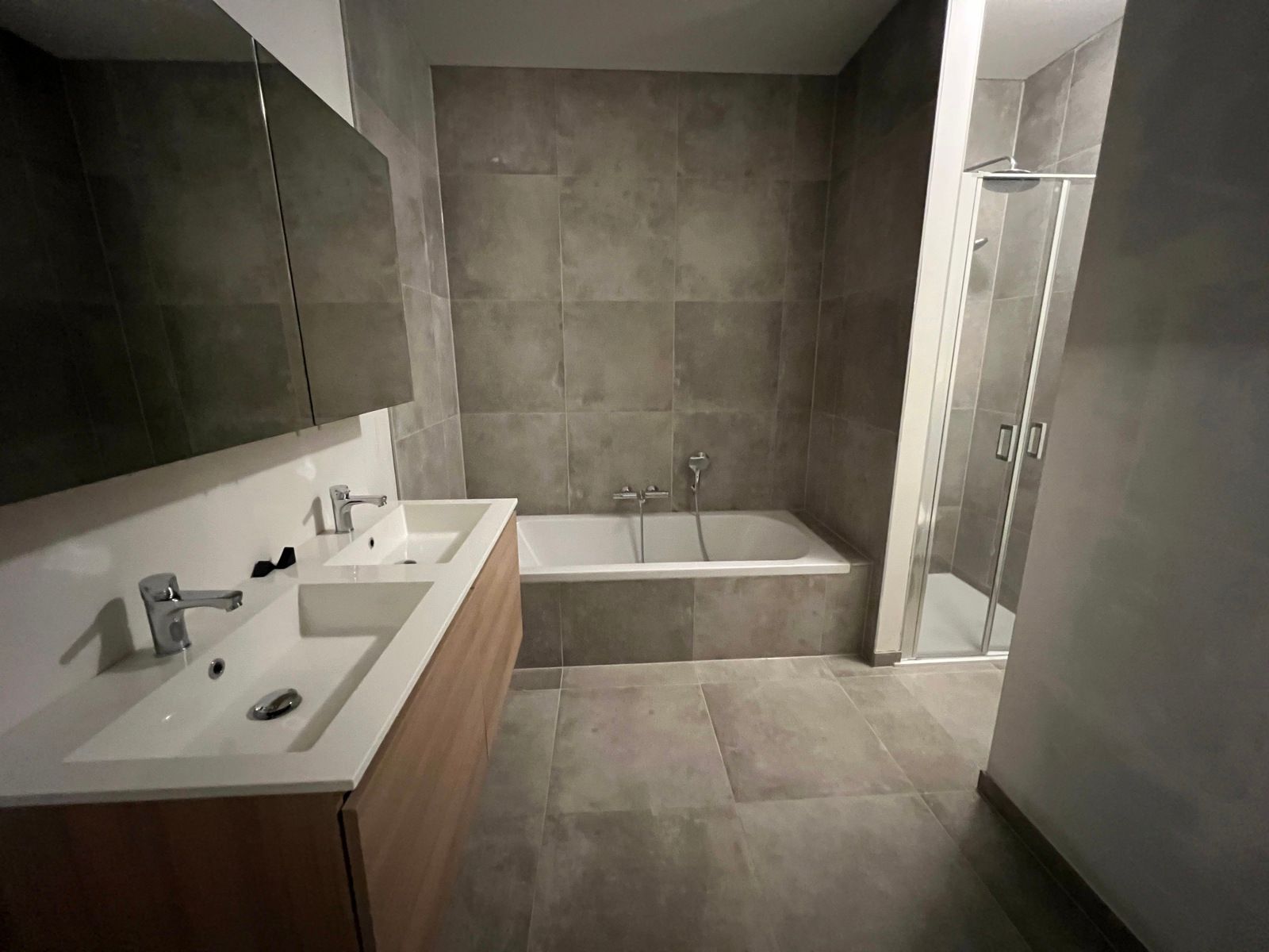 Nieuwbouw GLV app met 3 slpk - 2x terras - tuin - parking foto 14