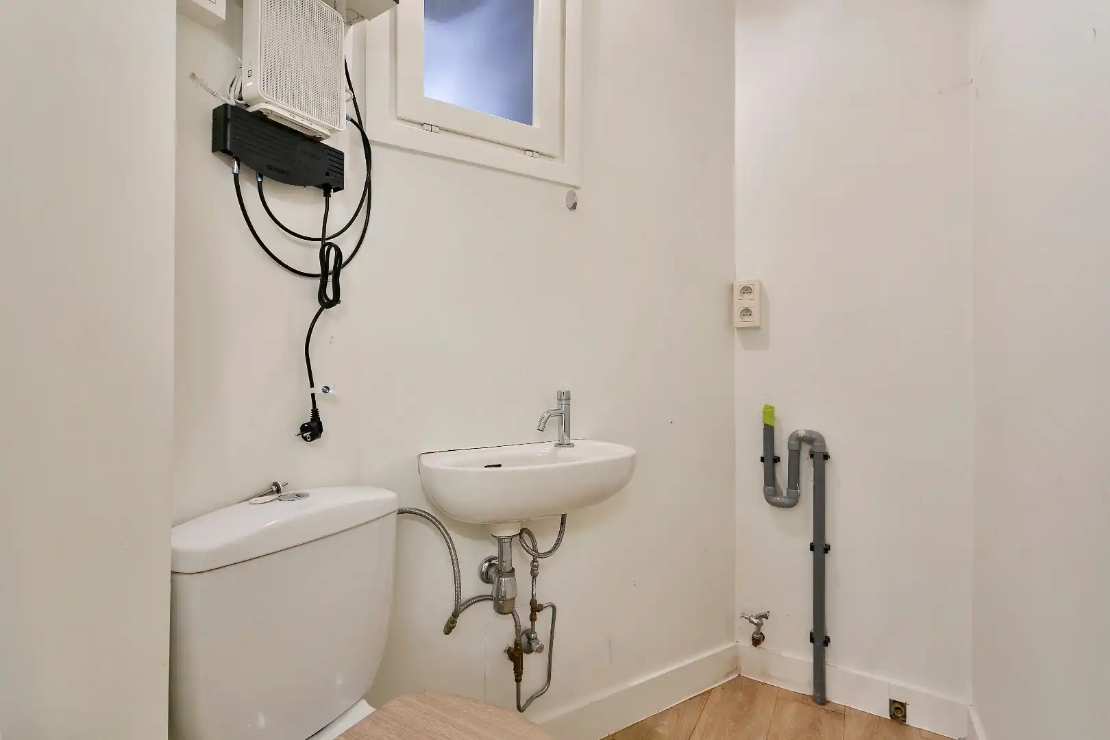 Ideale praktijk-, kantoor- of handelsruimte in het centrum van Kortrijk! foto 11