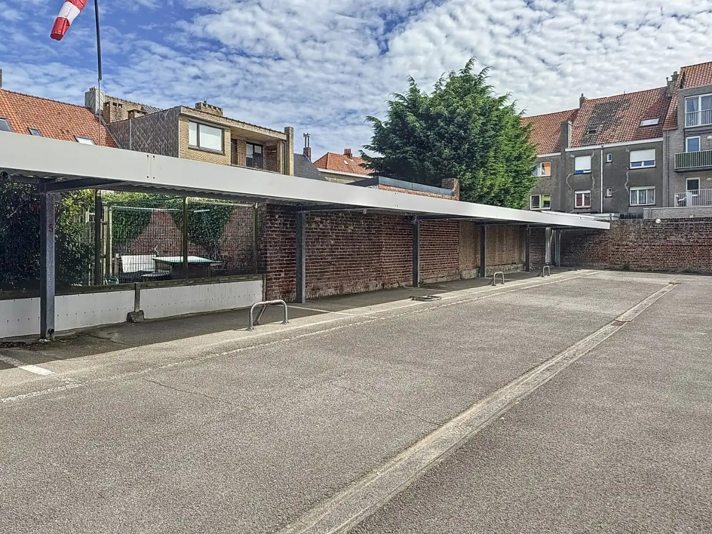 Centraal gelegen autostandplaats foto 2