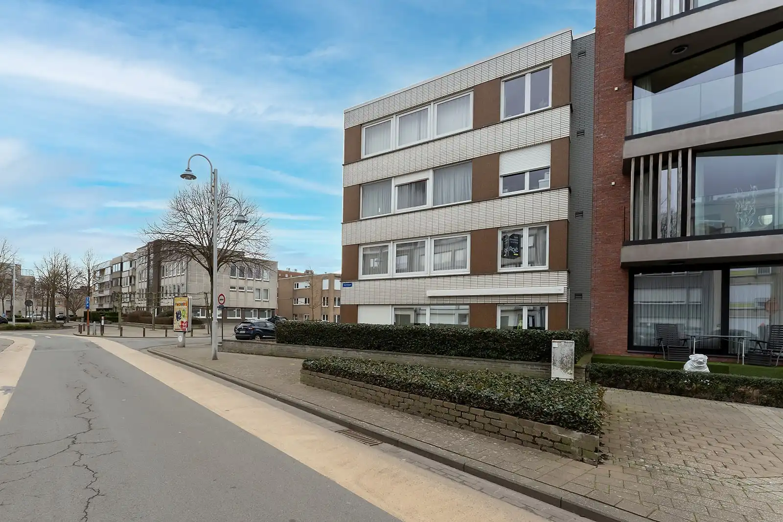 Ruim 3-slaapkamerappartement op topligging in het bruisende commerciële centrum van Blankenberge. foto 2
