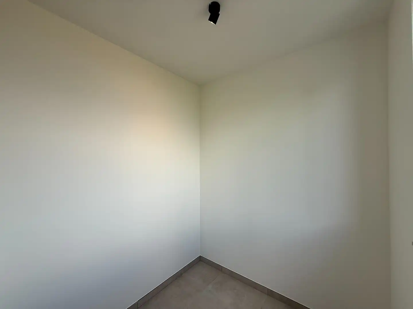 Nieuwbouwappartement met autostandplaats te Izegem  foto 18