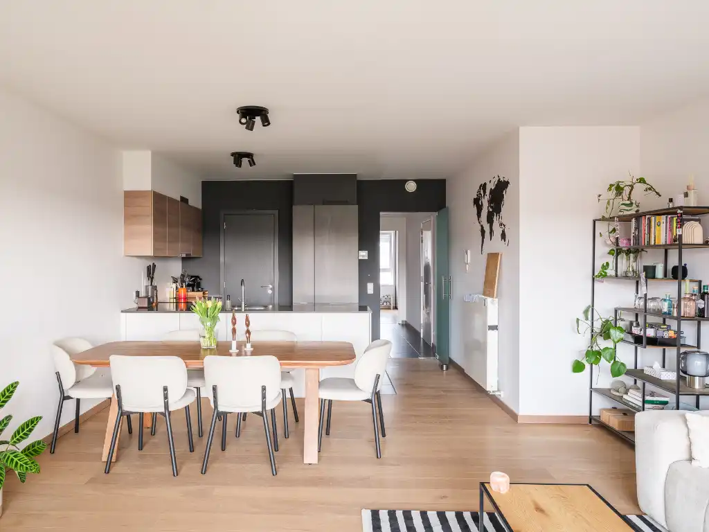 Lichtrijk appartement met ruim zonneterras en open groen zicht op toplocatie aan Dok Noord. Mogelijkheid aankoop autostaanplaats! foto 2