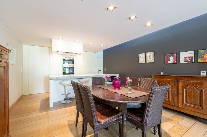 Instapklare, luxueus afgewerkte woning met tuin en polyvalente ruimte op toplocatie foto 6