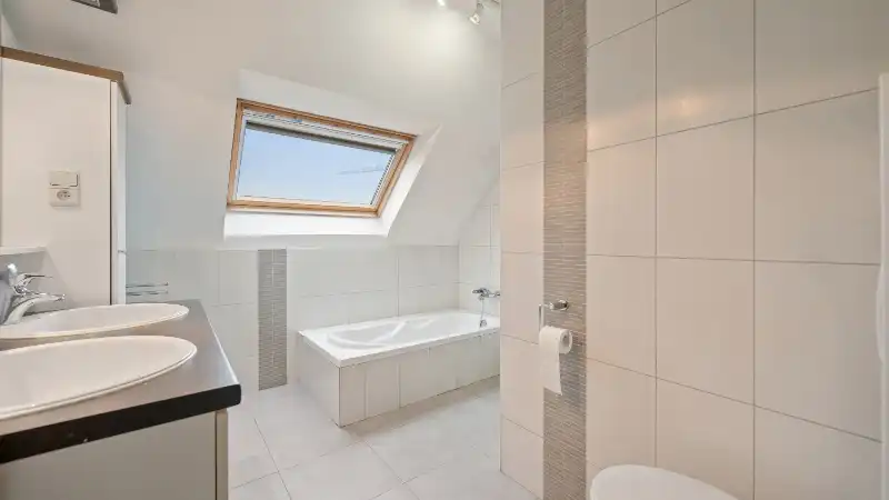 Ruim 3 slaapkamer appartement van 130m² met terras 14m² op zuid-oosten foto 11