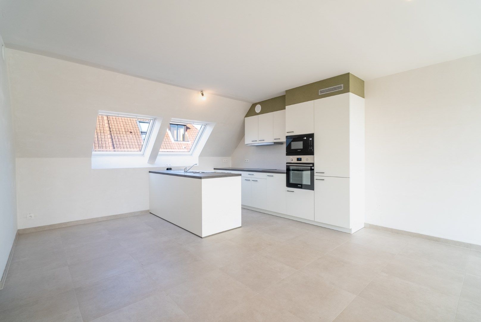 Aangenaam dakappartement met 2 slaapkamers en terras op de tweede verdieping, in Residentie Escautval. foto 4