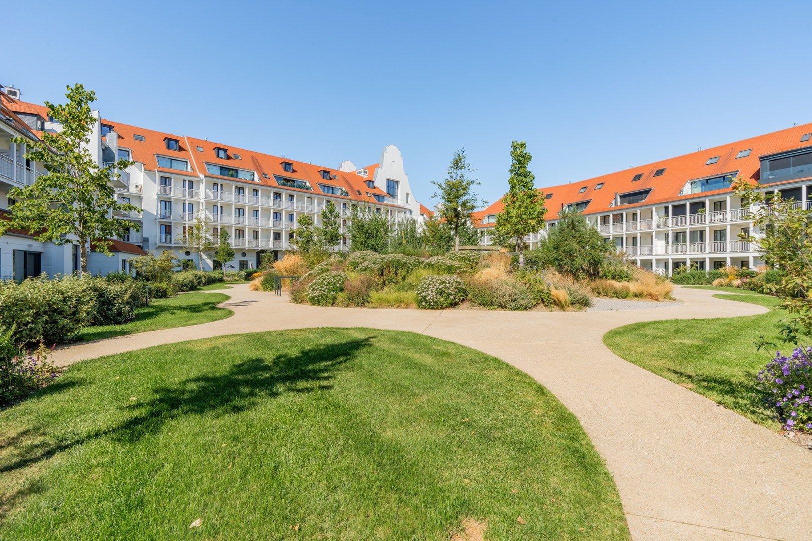 Luxe penthouse te duinenwater met zuid georiënteerd terras nabij het meer foto {{pictureIndex}}