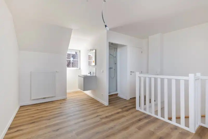 Volledig gerenoveerd, 1 slaapkamer appartement  met terras en parkeerplaats TE KOOP in Beveren-Leie! foto 13