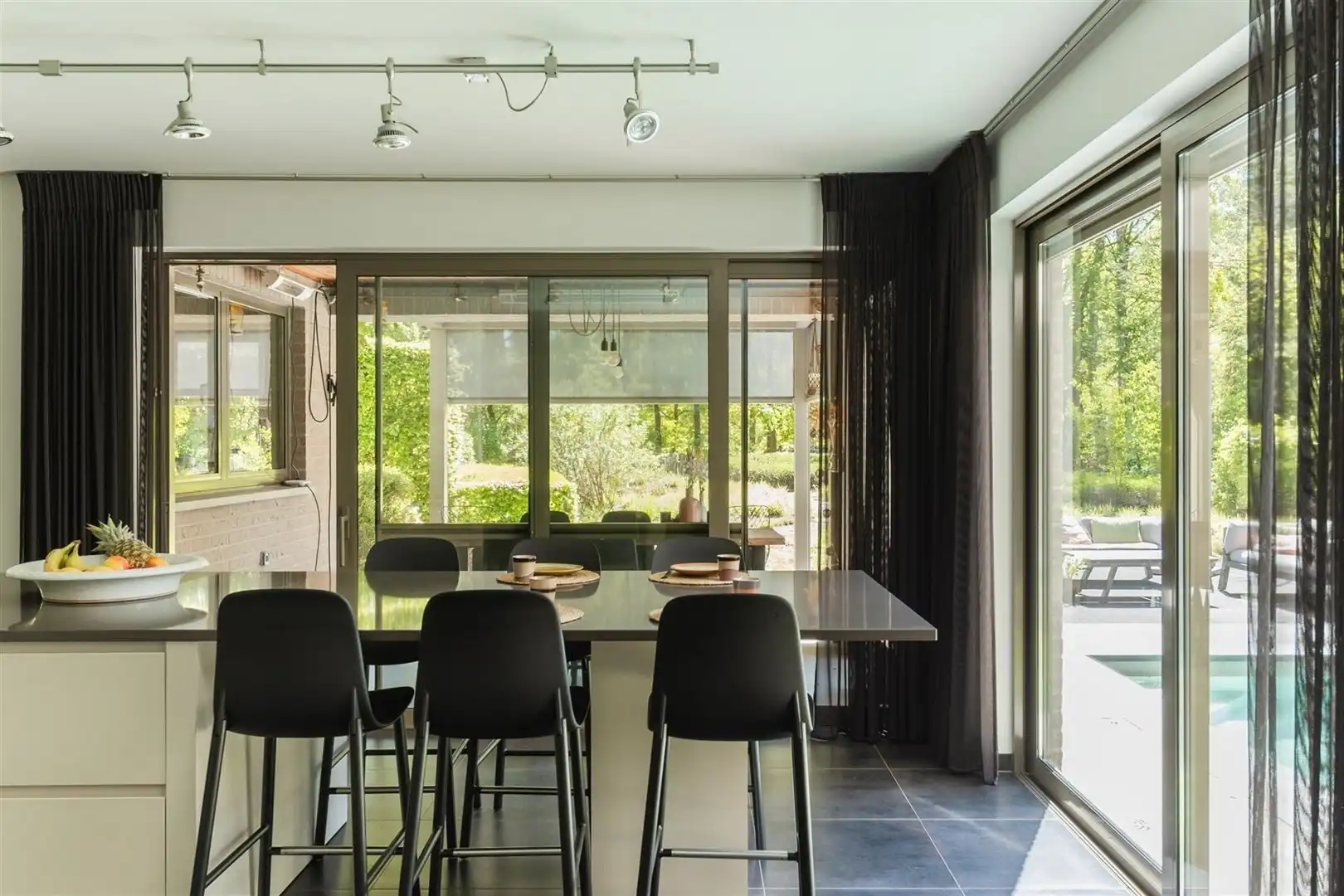 Exclusieve familievilla met zwembad aan de Kesselse Heide. foto 9