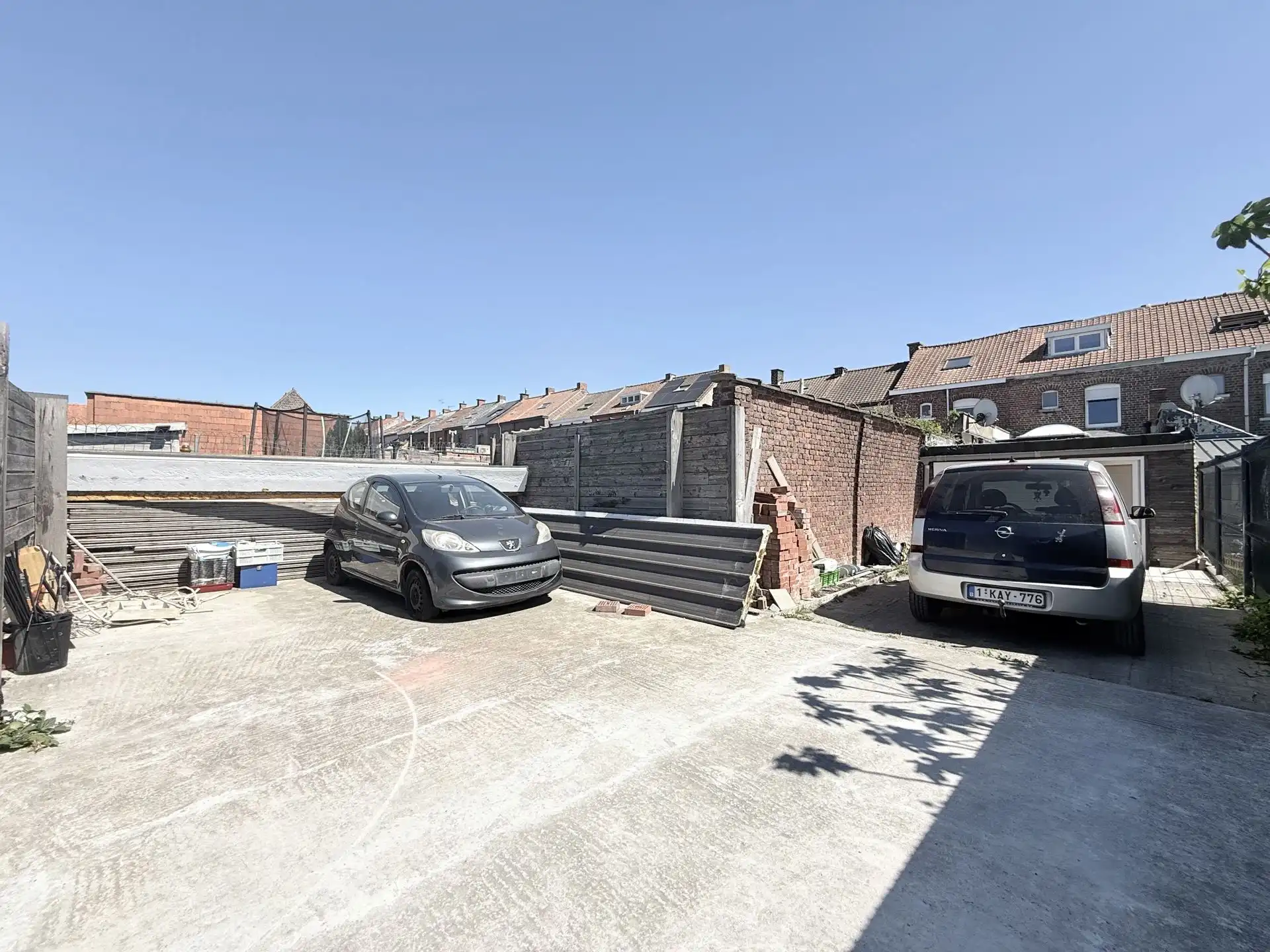 Leuke woning met 3 slk, oprit en tuin foto 11