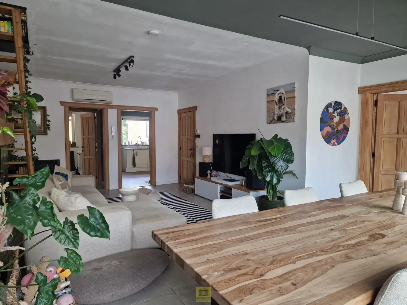 Rustig en centraal gelegen in Haaltert – gebouw met 2 duplexappartementen en 2 ruime garages! foto 4