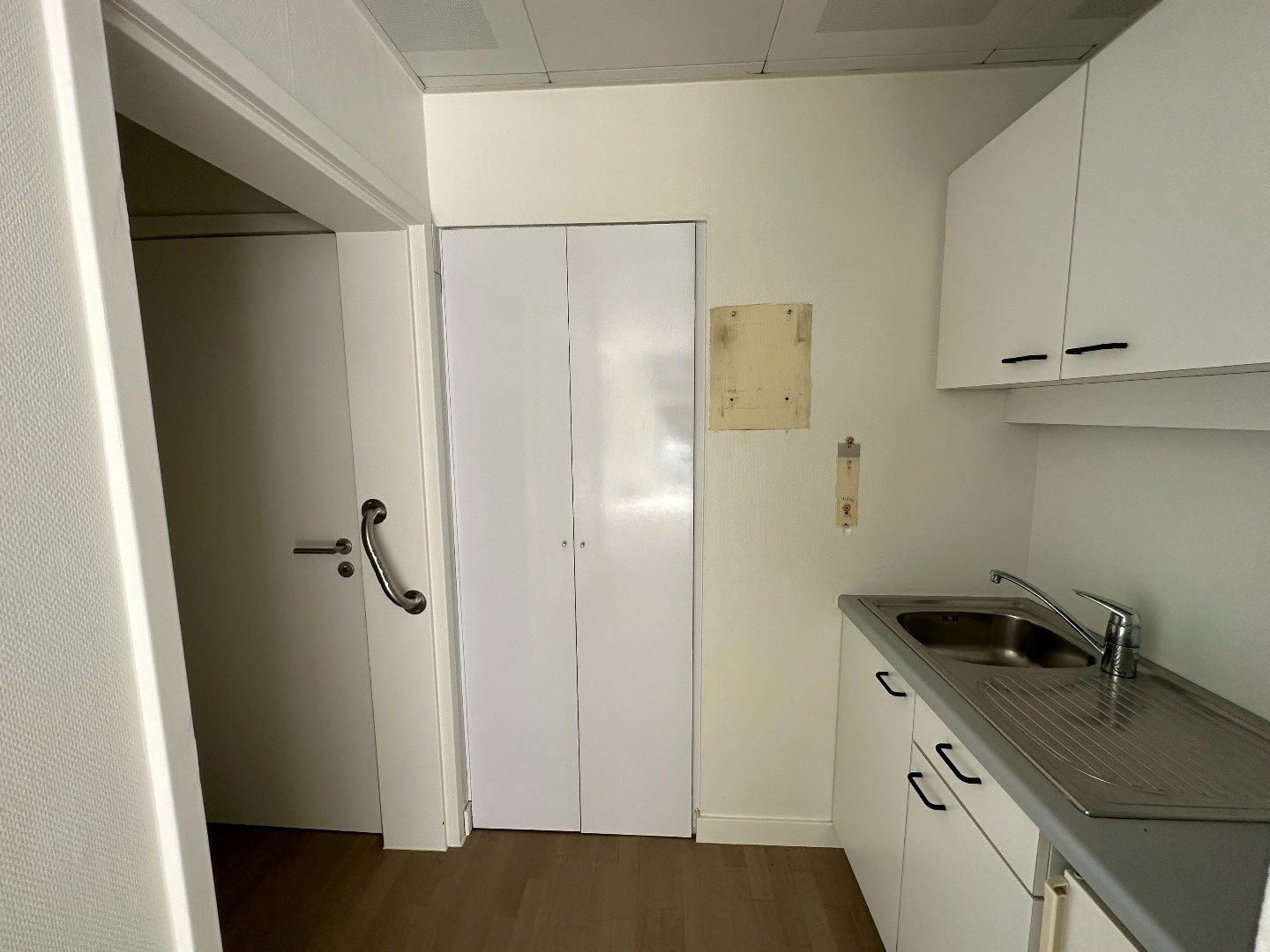 Instapklaar kantoor/winkelruimte, 75 m², Torhout foto 11