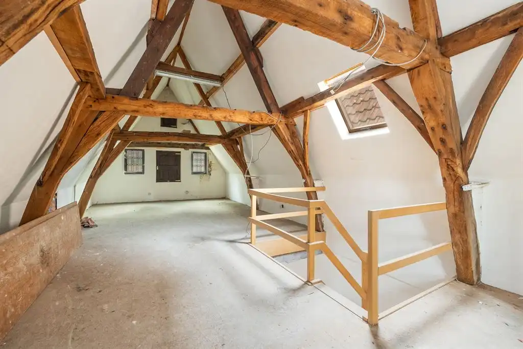  Uniek, karaktervol 16e eeuws gebouw in hartje centrum foto 25