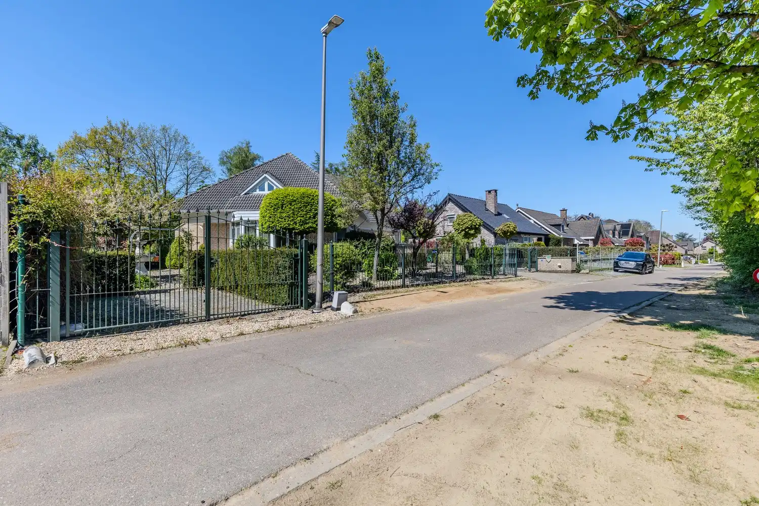 Ruime, instapklare vrijstaande woning met 5 slaapkamers en 3 badkamers in het gezellige Neerharen! foto 46