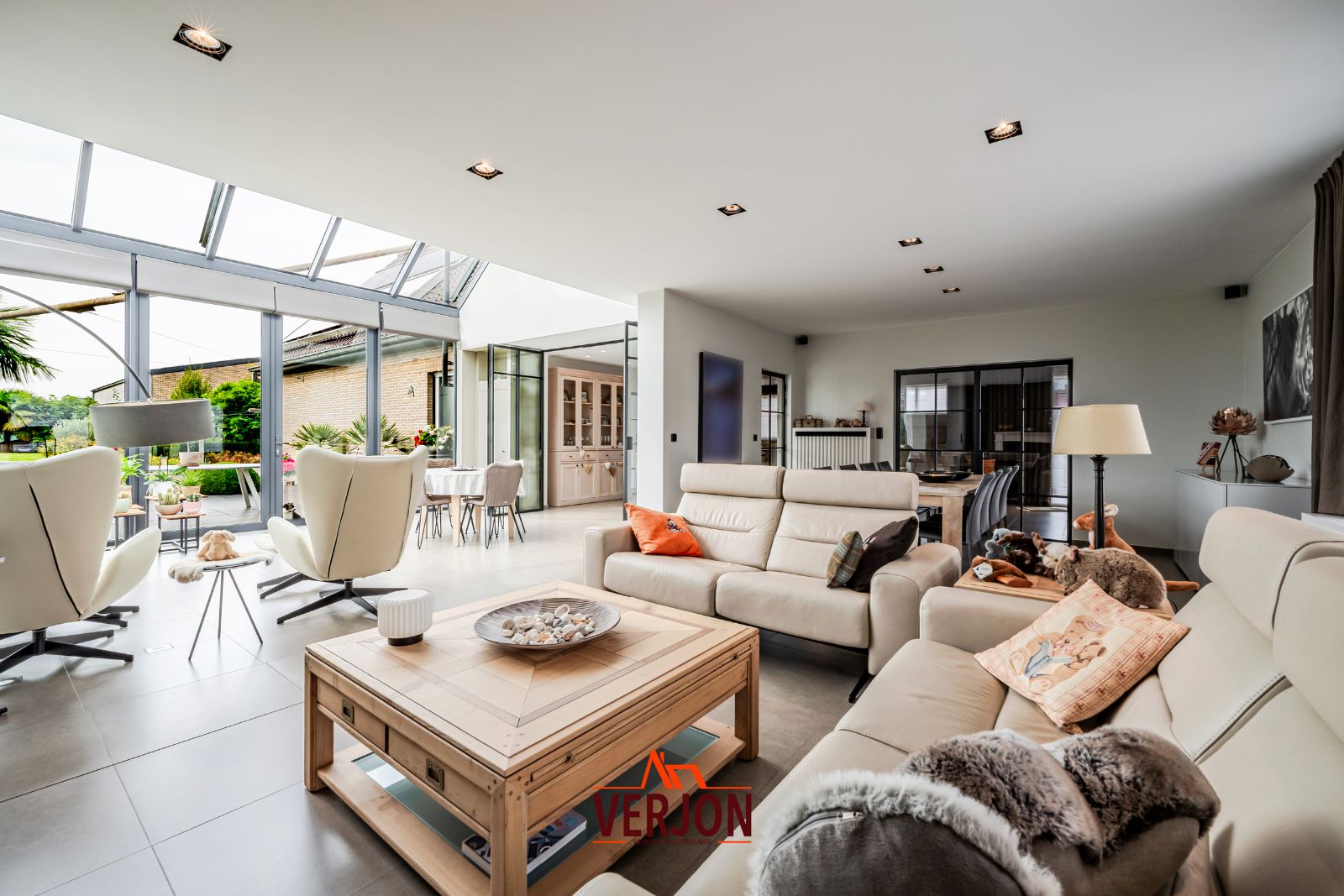 Kijkdag 11/10/2025 tussen 11 en 12 uur! Exclusieve woning met hangaar en luxueuze leefruimtes foto 17