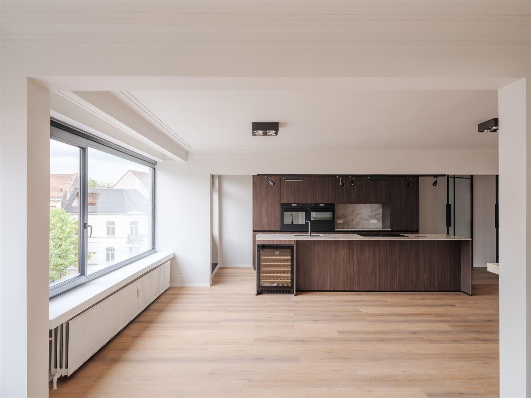 Volledig gerenoveerd appartement met hoogwaardige afwerking op topligging in Gent. foto {{pictureIndex}}