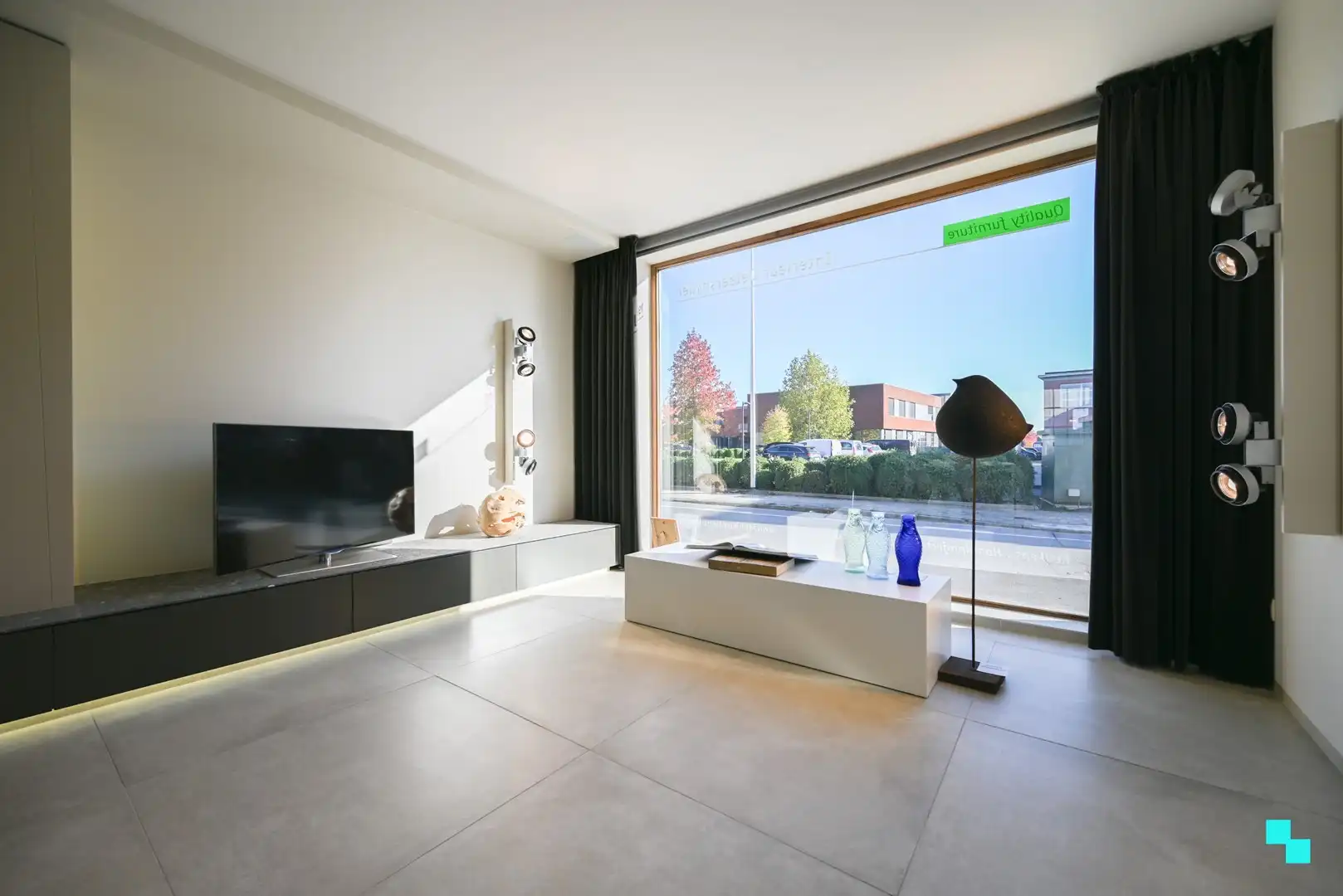 Piekfijn afgewerkte handelsruimte te Kachtem foto 3