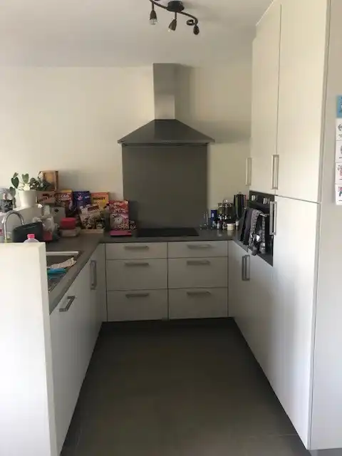 GELIJKSVLOERS APPARTEMENT MET GARAGE TE HUUR IN WACHTEBEKE foto 7