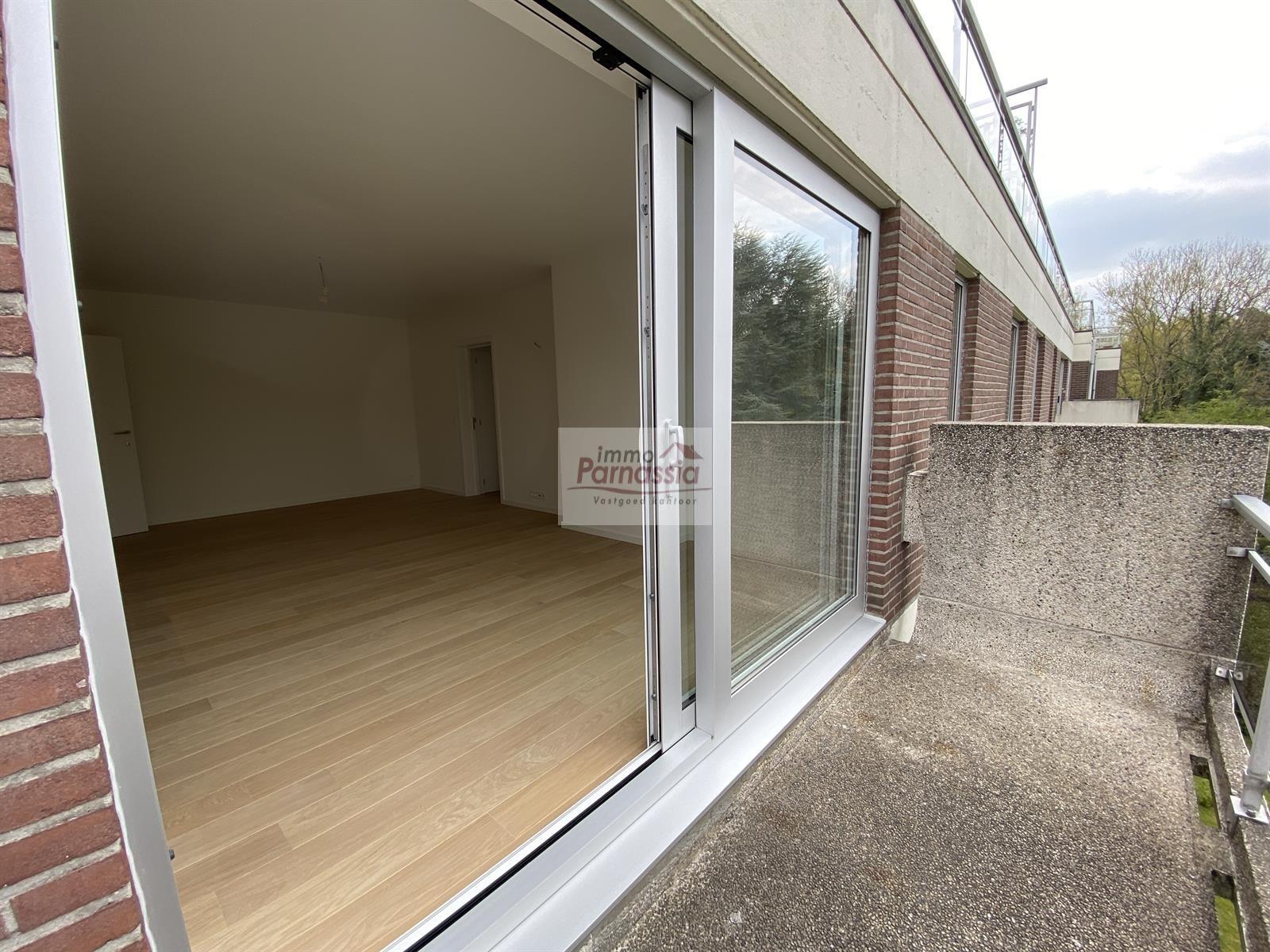 Volledig gerenoveerd appartement met gemeenschappelijke tuin foto 4