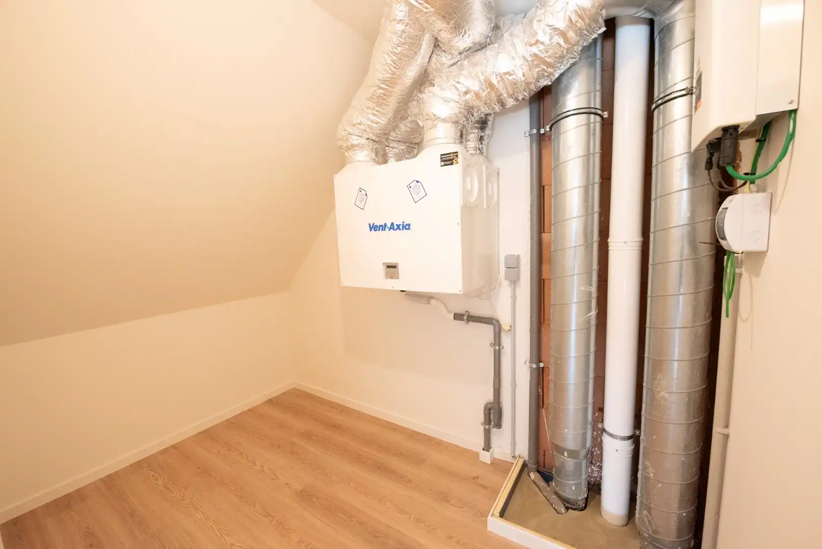 Topper!! Stijlvolle & energiezuinige nieuwbouwwoning met 4 slaapkamers in Waregem - KIJKWONING foto 15