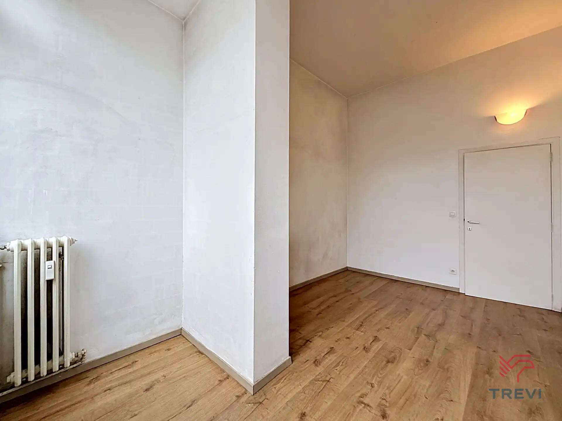 SCHAERBEEK, lichtrijk app. 80 m², 2 slpkmrs, nabij vervoer. foto 9