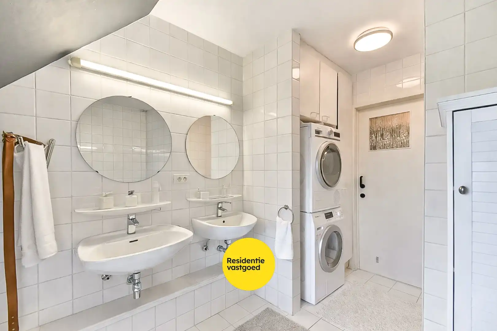 Zeer ruim duplex appartement met 3 slaapkamers in het centrum van Gistel foto 10