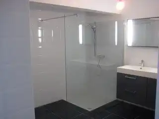 Centraal gelegen ruim  appartement TE HUUR op JAARBASIS foto 5