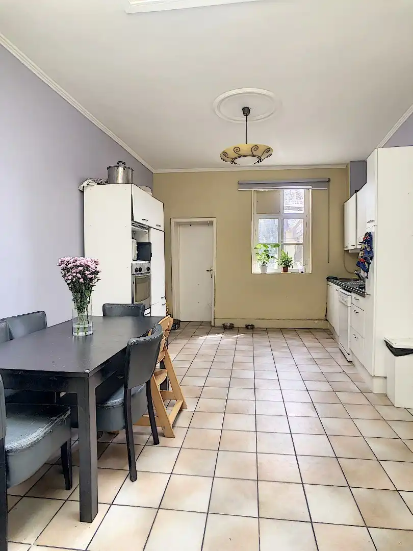Charmante Te Renoveren Woning met Grote Tuin in Hartje Zoutleeuw  foto 4