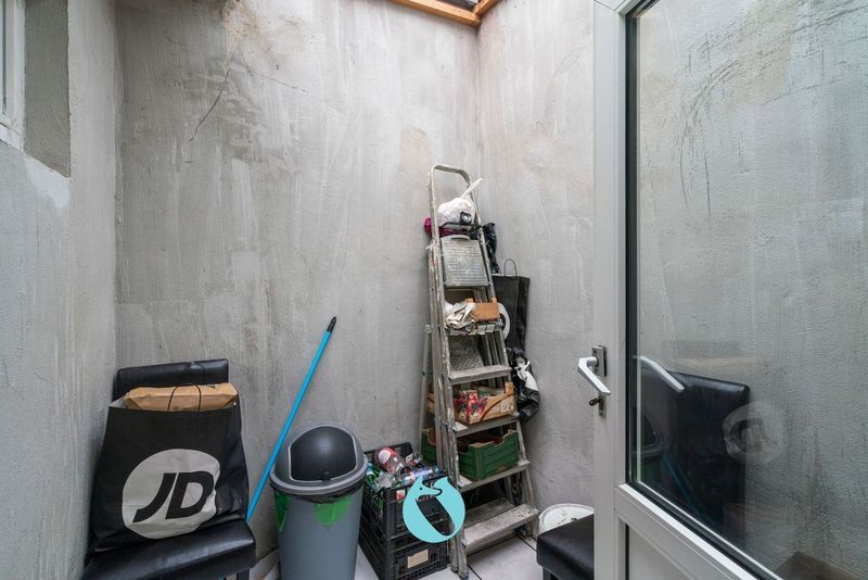 Gerenoveerde woning met 4 slpks en 2 badkamers foto 6