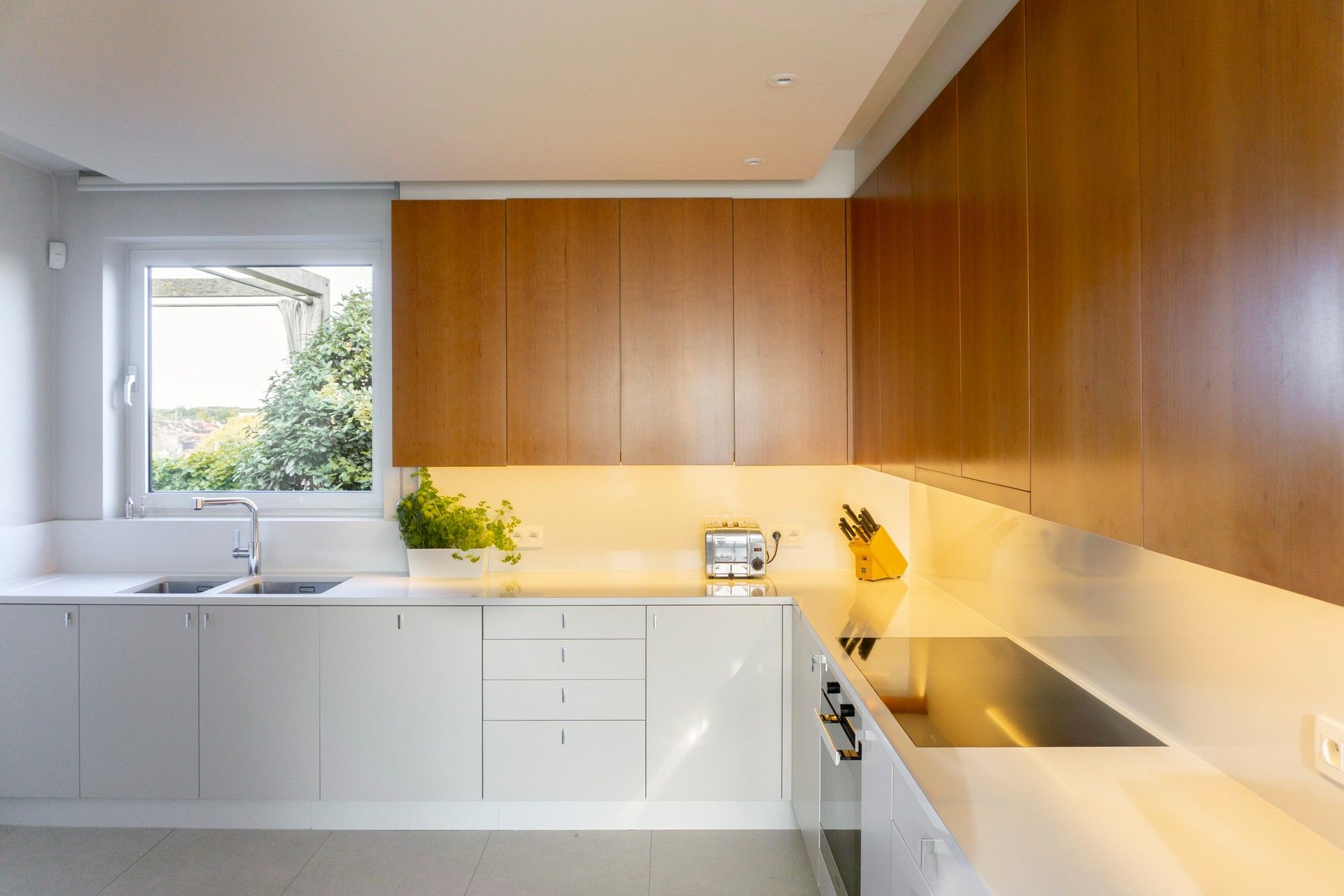 Uniek penthouse met tijdloze luxe, ruimte en zicht over Hasselt. foto 13