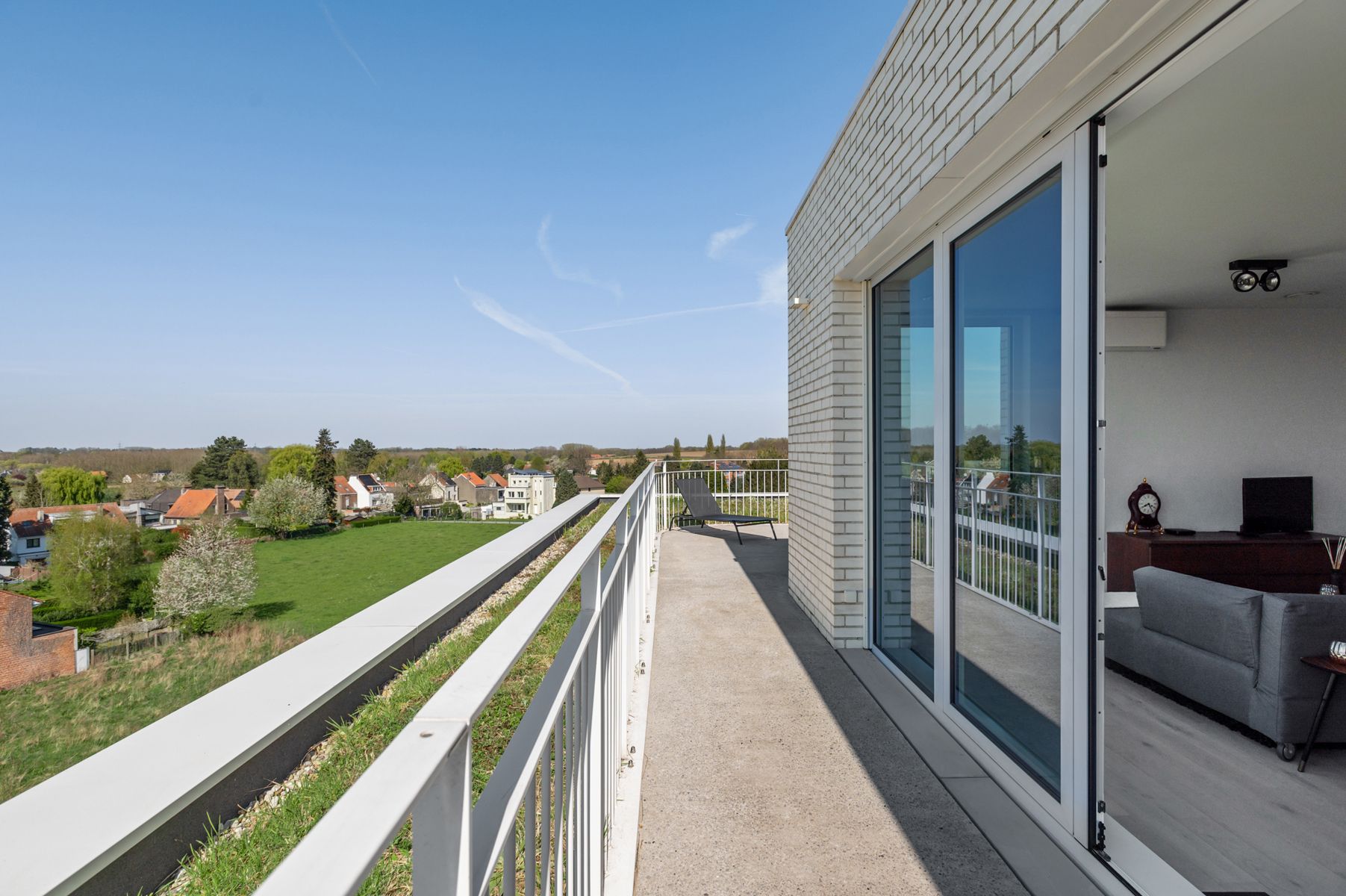 Stijlvolle duplex met 2 kamers, zonnig terras & parking! foto 11