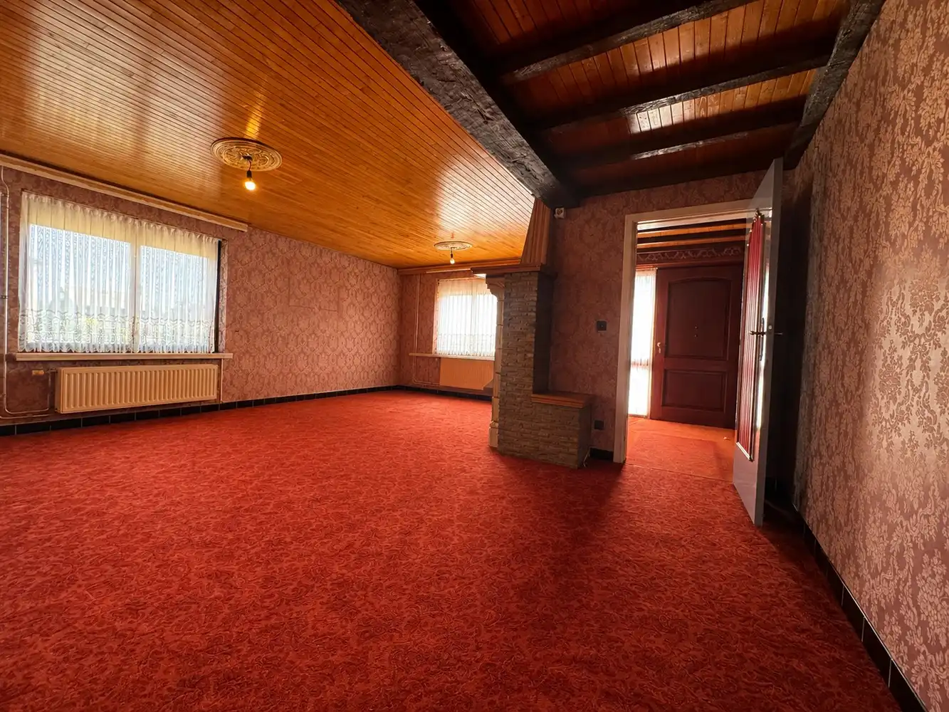 Gezinswoning met 3 slaapkamers, garage en tuin op 428 m² foto 4