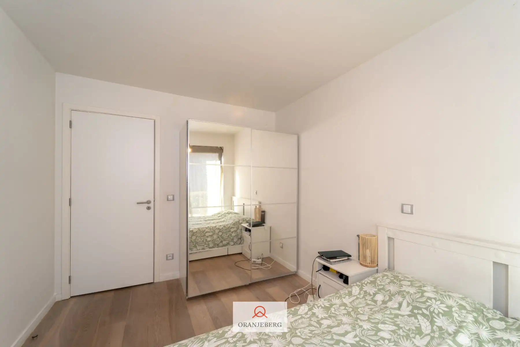 Modern gelijkvloers appartement in het groen foto 20