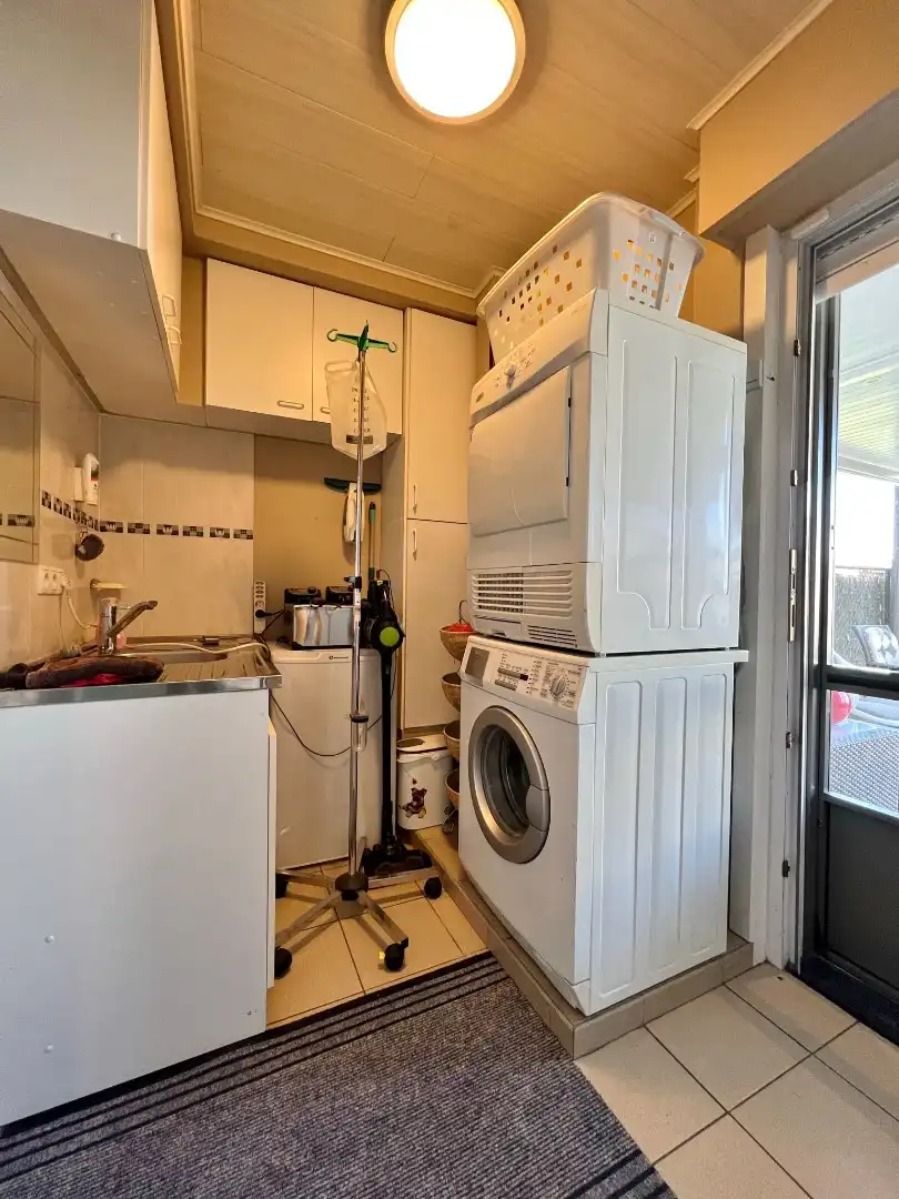 Instapklare woning met 4 slaapkamers, zonnige tuin en carport. foto 9