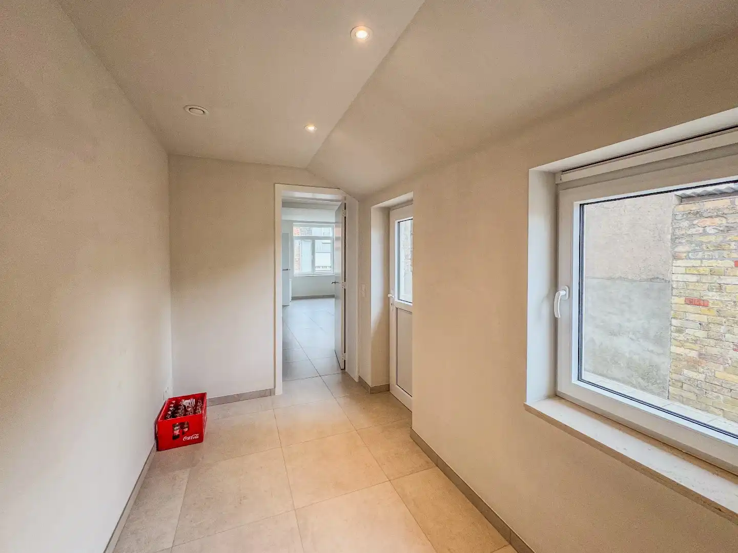 Gezellige woning met 2 slaapkamers, dressing en tuin. foto 13