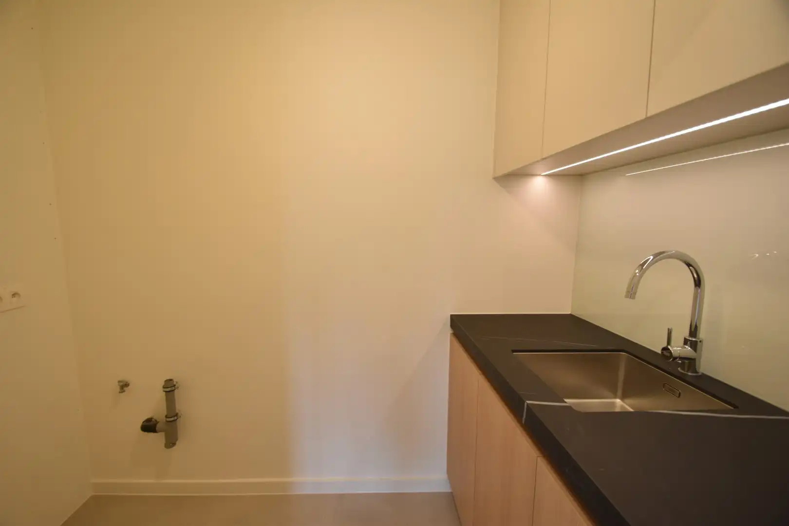 Totaal gerenoveerd appartement in centrum Tongeren foto 8