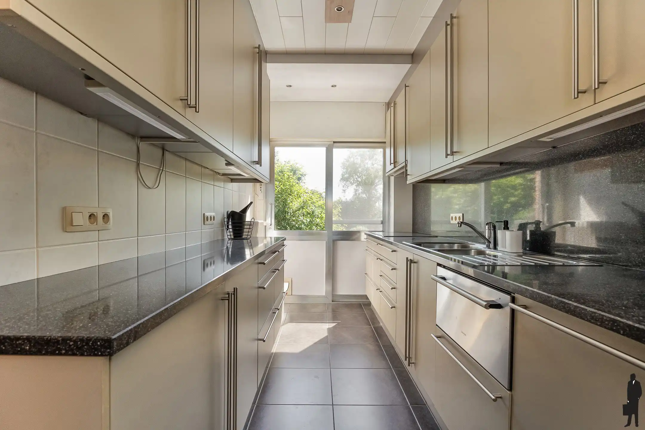 Ruime woning met 5 slpk, zonnige tuin & tal van mogelijkheden foto 14