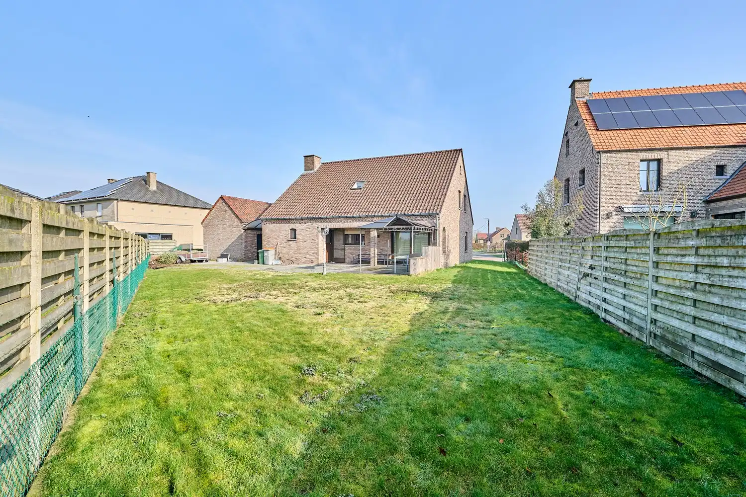 Heel goed onderhouden landhuis met inpandige garage en 3 ruim bemeten slaapkamers in landelijke omgeving foto 23