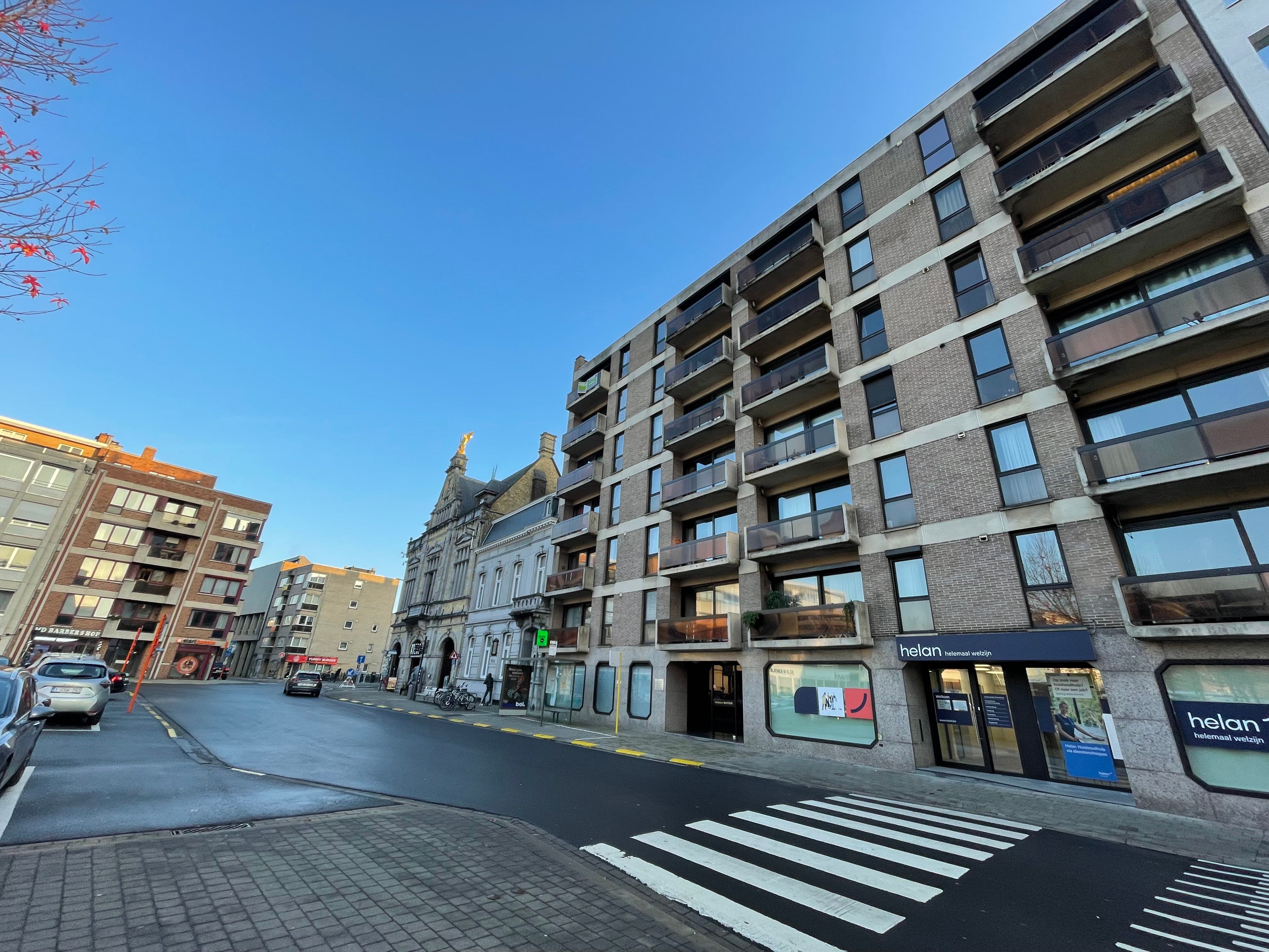 2-slpk-APP + GAR foto {{pictureIndex}}