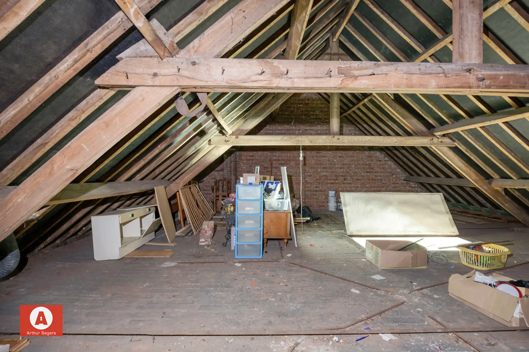 Te renoveren woning in Opstal foto 22