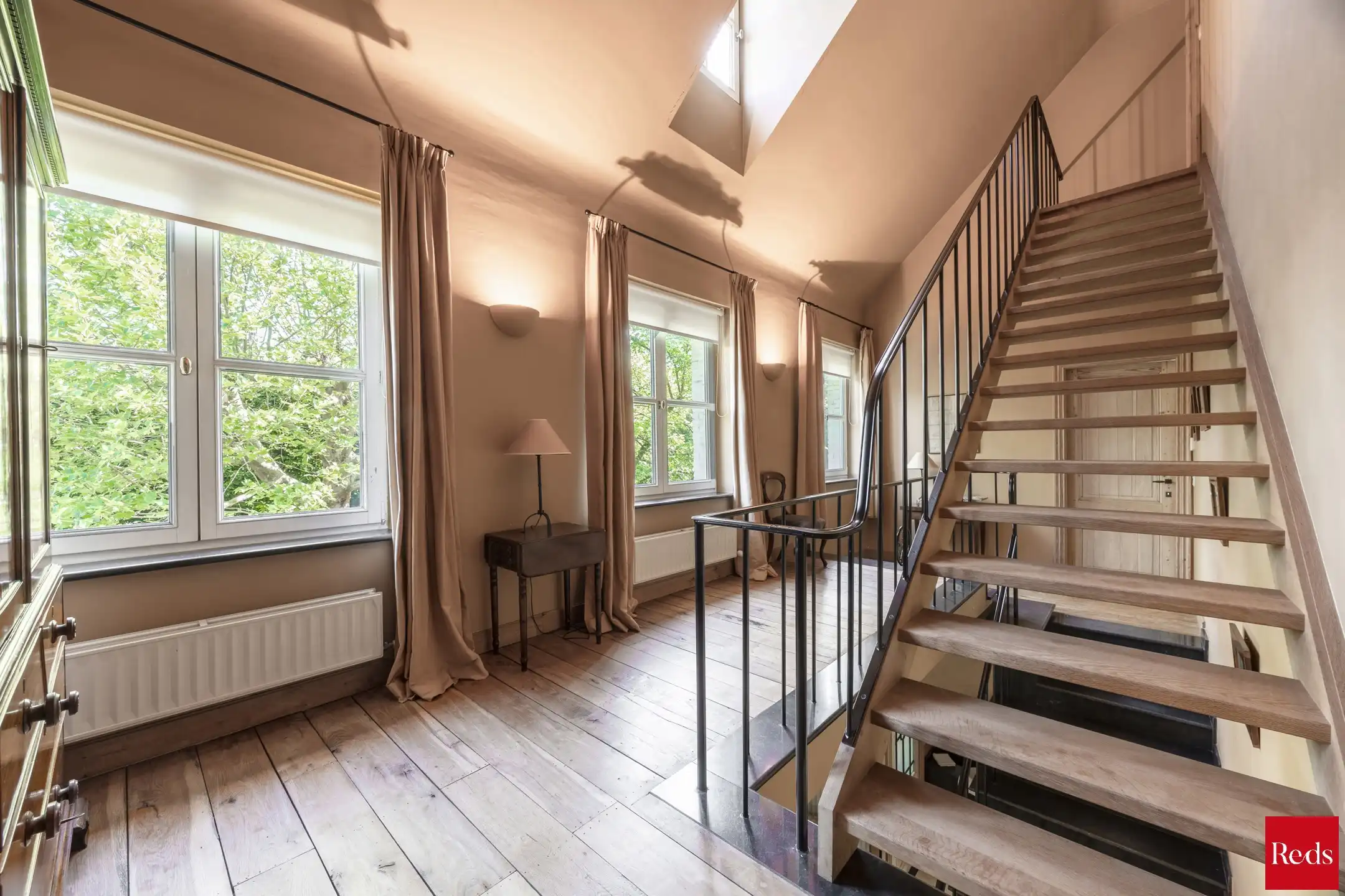 Statige luxevilla op royaal perceel van 3.877 m² met zwembad foto 37