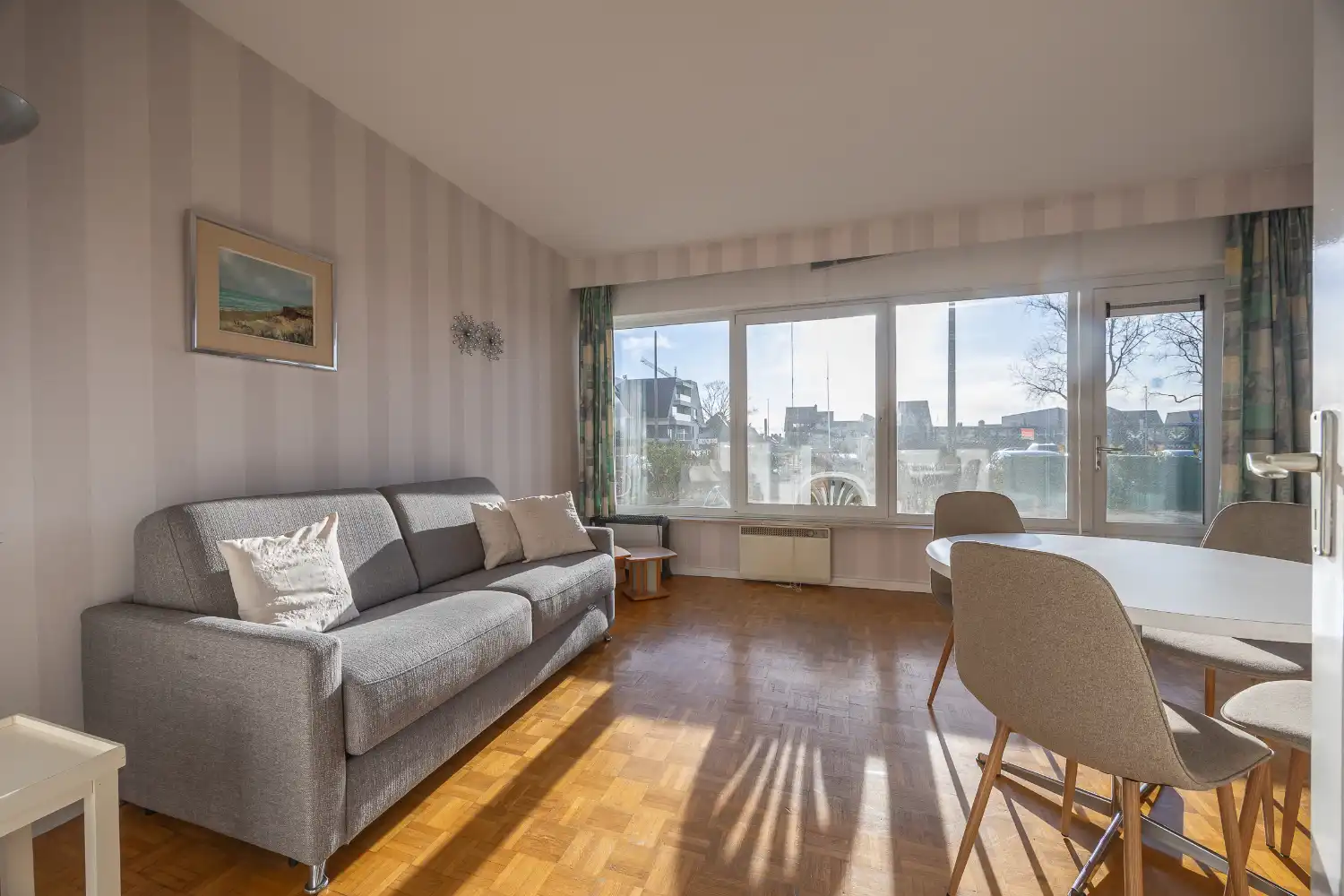 Instapklare studio met zuidgericht terras op topligging vlakbij de Zeedijk! foto 11