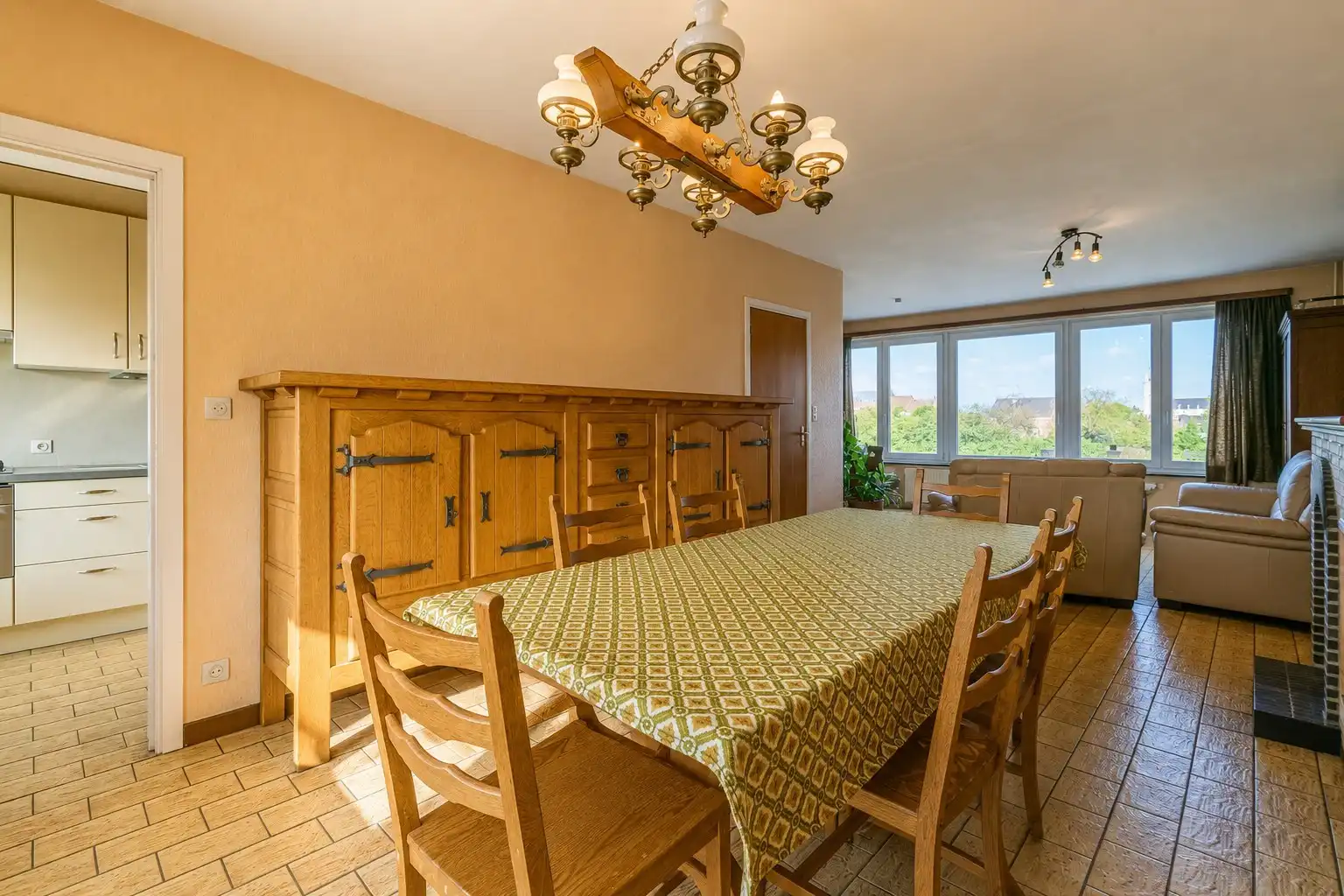 LICHTRIJKE WONING MET 3 SLAAPKAMERS, GARAGE & TUIN ! foto 9