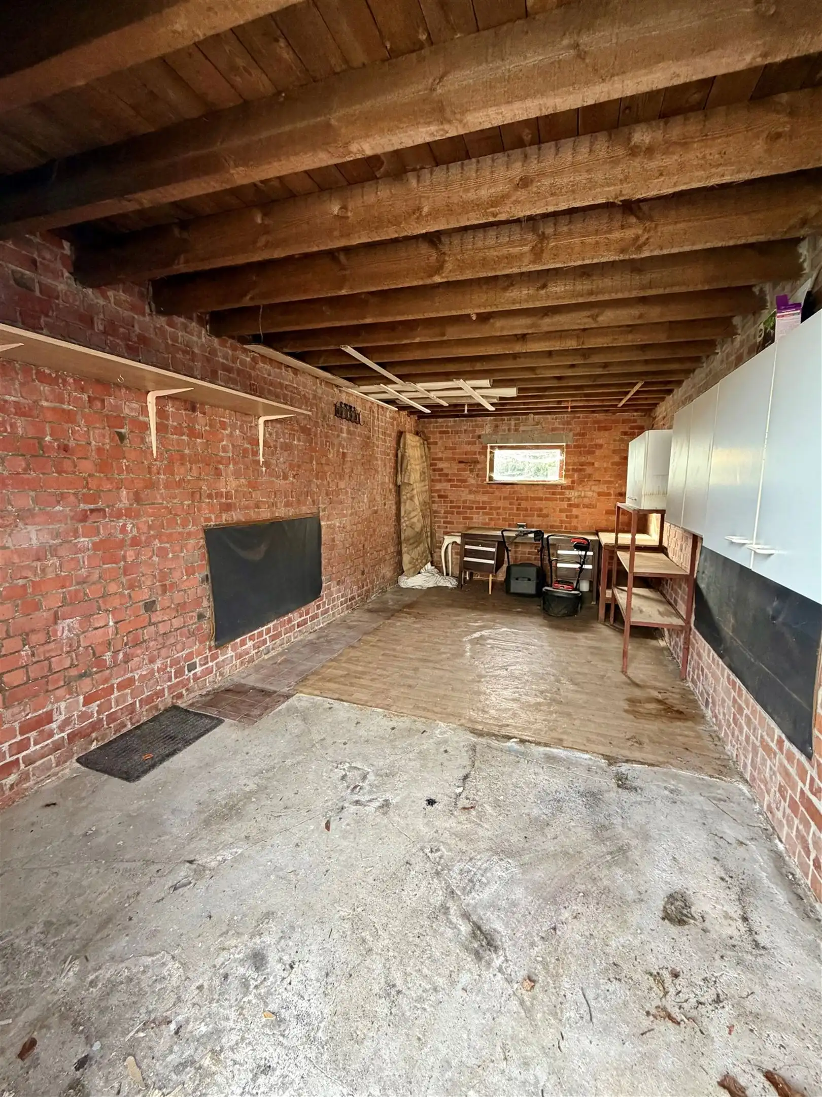 Gerenoveerd 2 slaapkamer appartement met garage foto 12